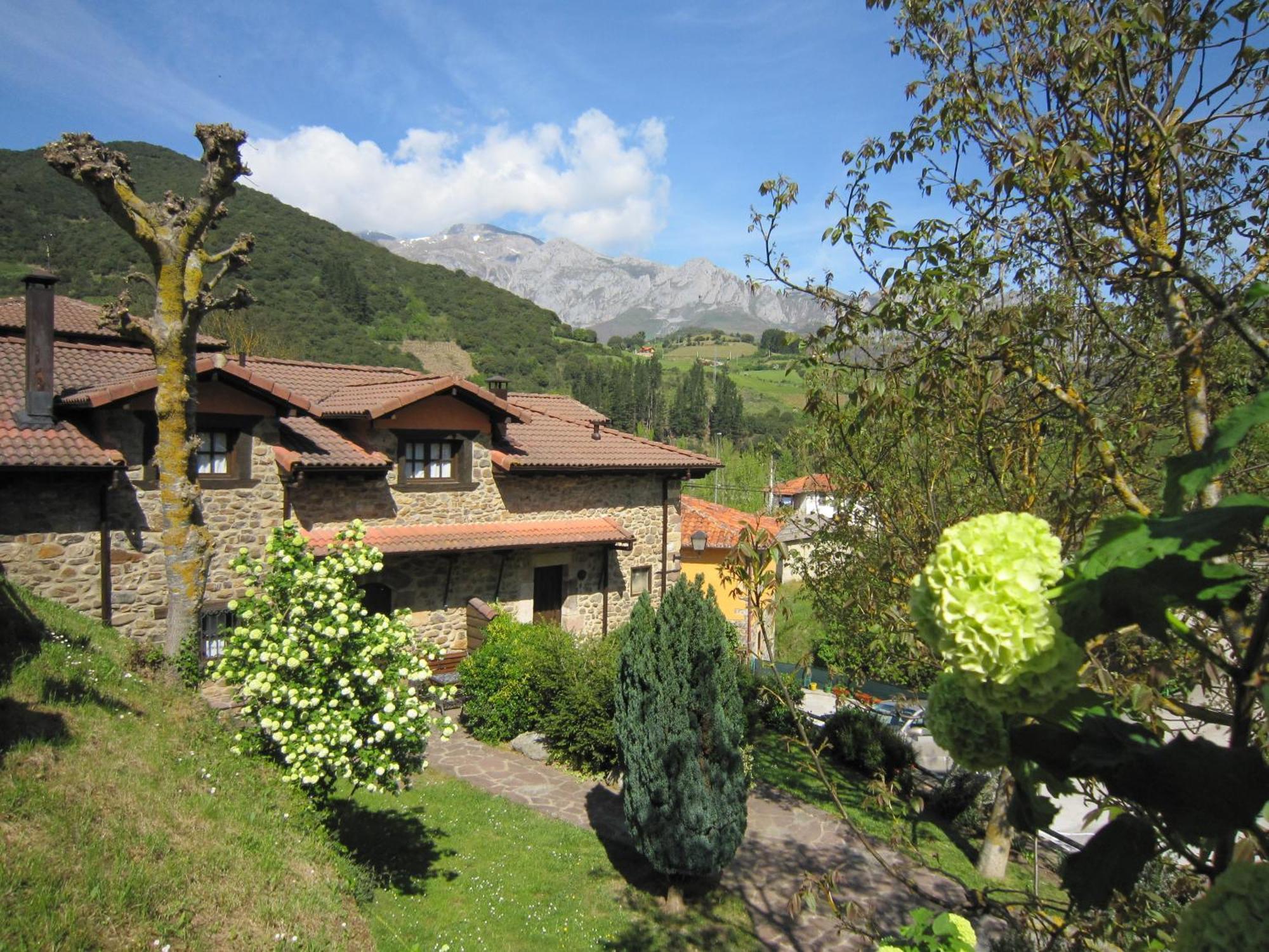 Viviendas Rurales la Fragua Aliezo Exterior foto